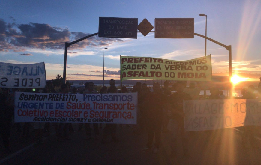 Protesto começou às 6h30 na ponte FHC