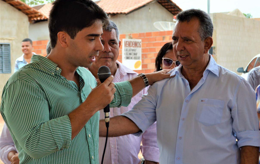Deputado Toinho ao lado do prefeito de Lageado, Tércio Dias