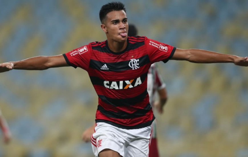 Reinier jogando pelo Flamengo 