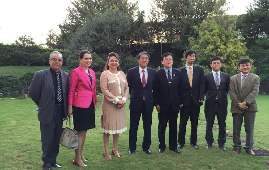 Ministra se reúne com embaixador do Japão