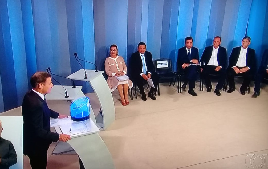 Seis candidatos participam do debate na Tv Anhanguera
