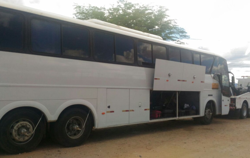 Ônibus com 37 alunos da UFT sofre pane na Bahia 