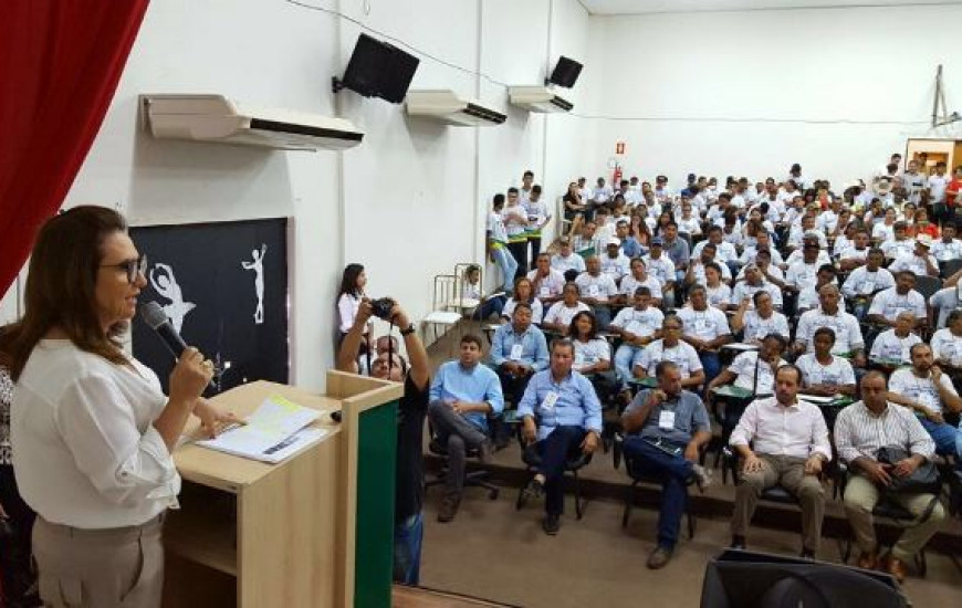 Senadora palestra para dezenas de produtores do Tocantins