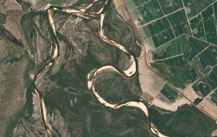 Imagem feita por satélite da Bacia do Rio Formoso demonstra queda no nível