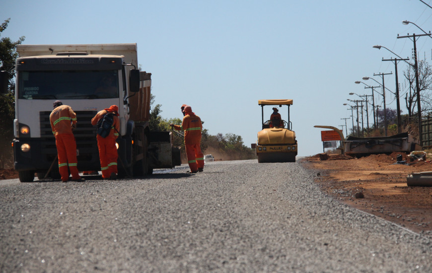 Obras de reconstrução de 40 km de asfalto em trecho da rodovia TO-255