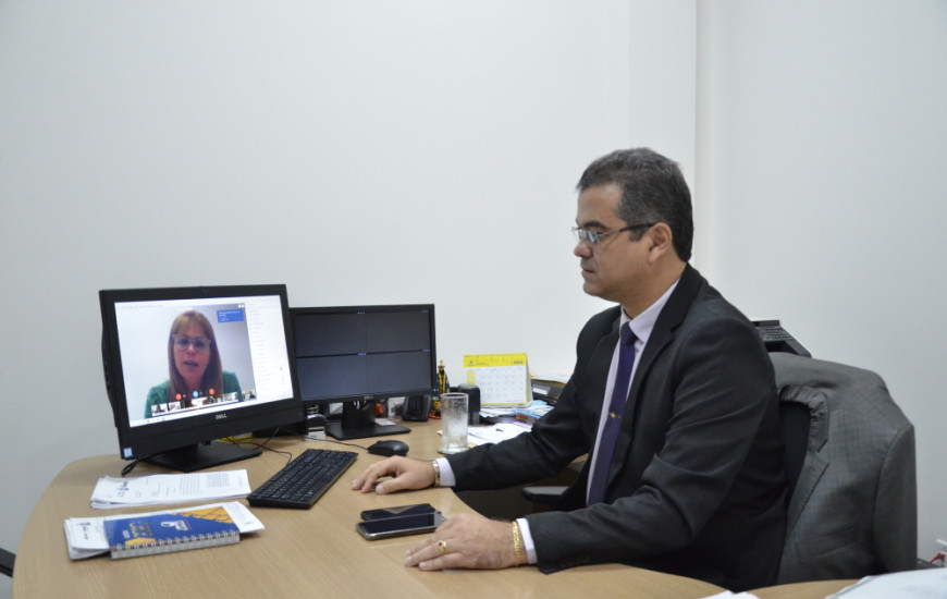 Presidente do Detran-TO (Claúdio Alex) e presidente da AND ( Larissa Abdalla ).