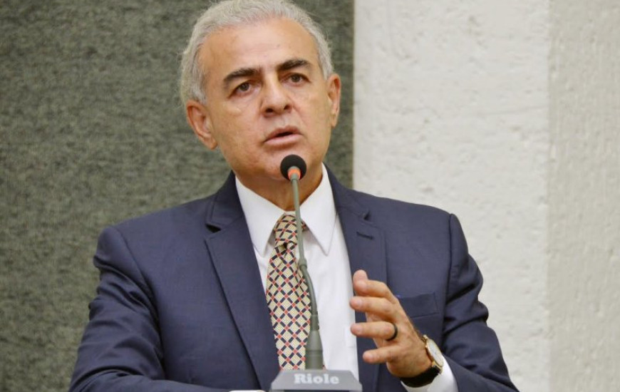 Deputado Paulo Mourão vota pela data-base