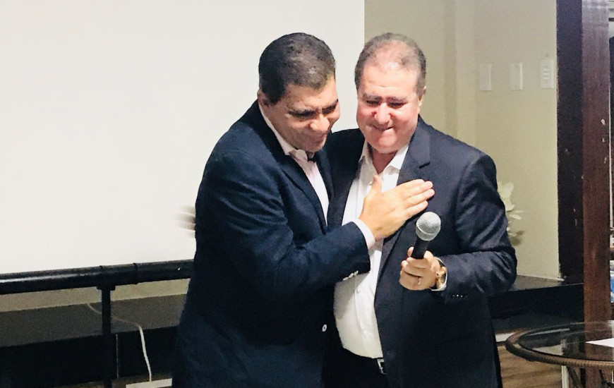 Amastha com o prefeito de Campinas, Jonas Donizete