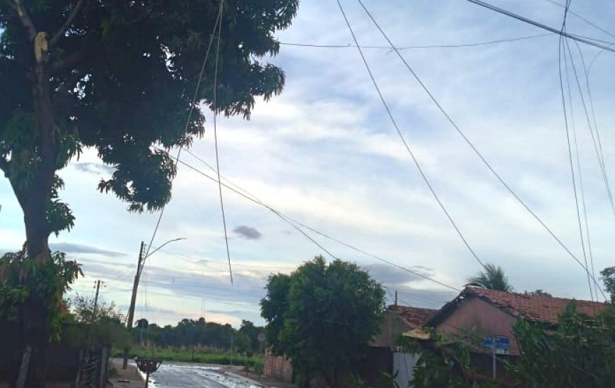 Chuva em Talismã causa estragos na rede elétrica