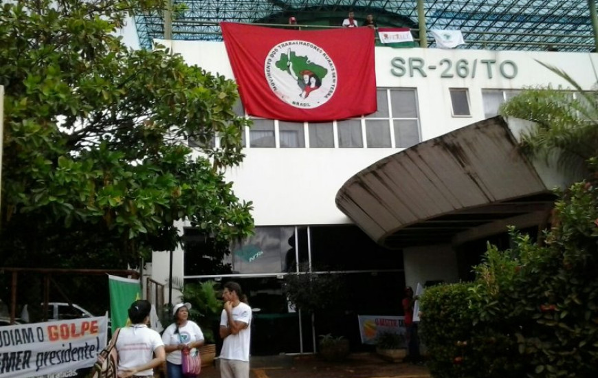 Manifestantes ocupam prédio do Incra