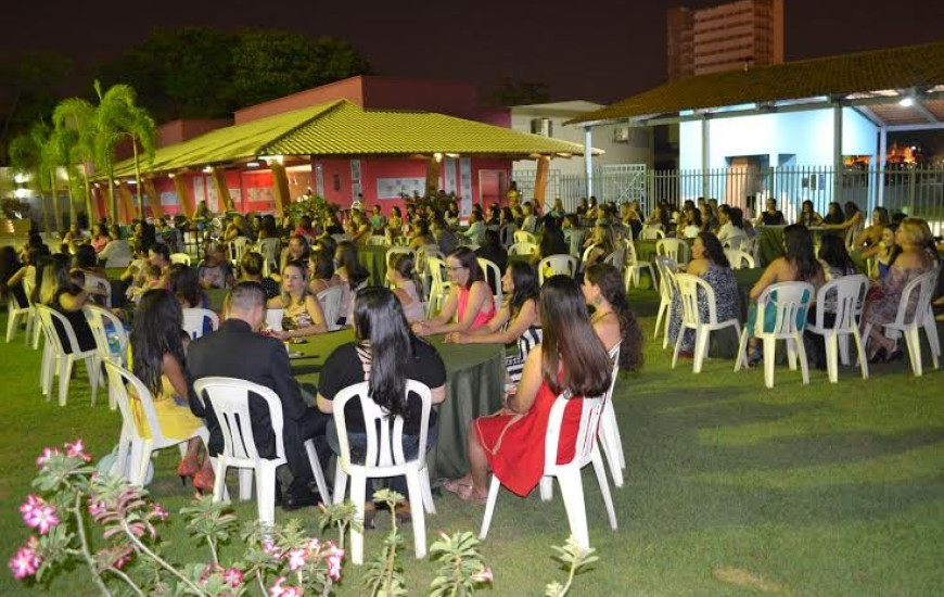 Evento reuniu mais de 100 secretárias