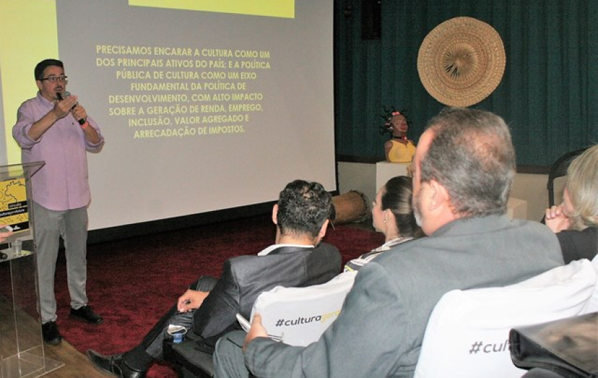 Ministro da Cultura conversa com público em Palmas