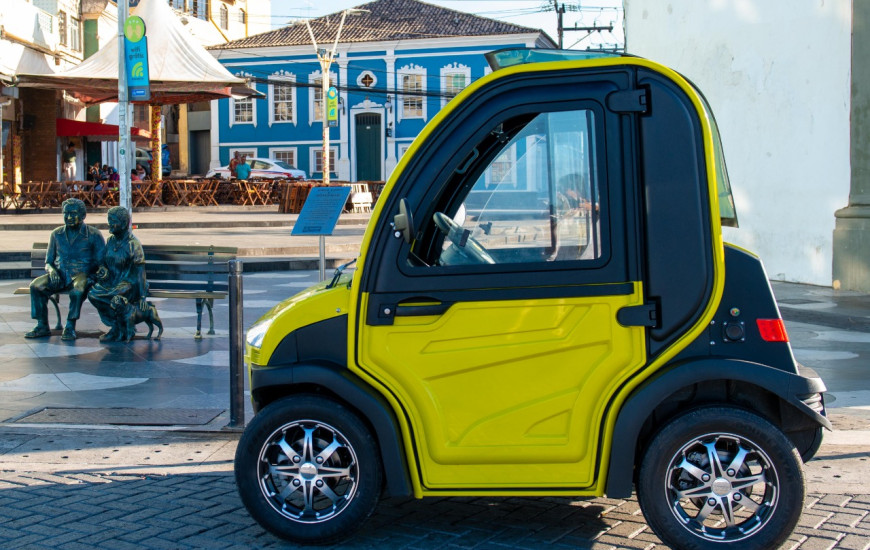 Carro elétrico e.coTech.