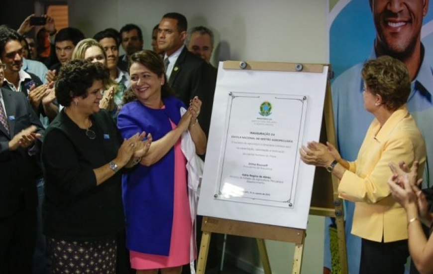 Dilma e Kátia Abreu inauguram Enagro