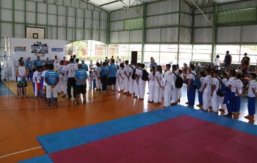 Crianças participam da Copa Sesi de Jiu Jitsu