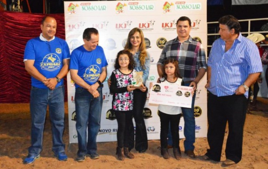 Cheque simbólico foi entregue pela diretoria do Sindicato Rural