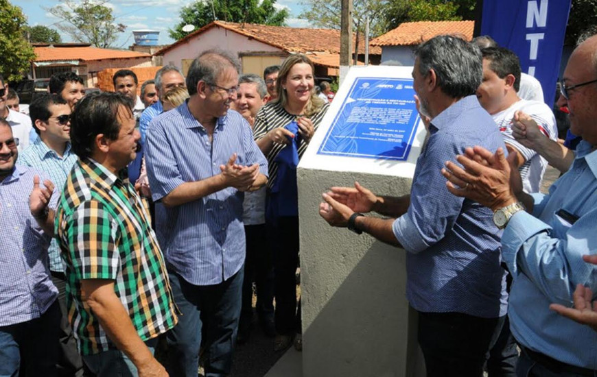 Governador entrega trecho na região do Bico do Papagaio