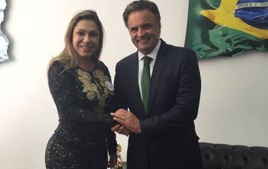Aécio Neves convida Luana para filiar-se ao PSDB