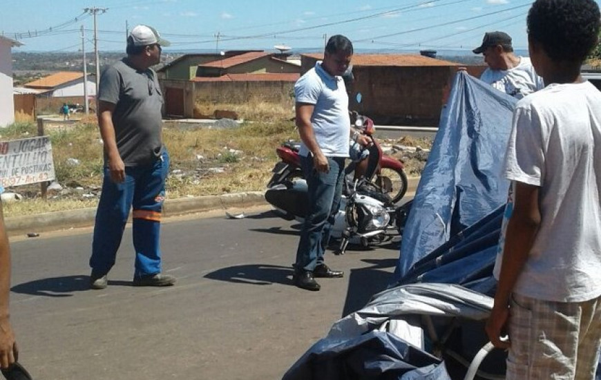 A menina foi atingida por uma motocicleta 