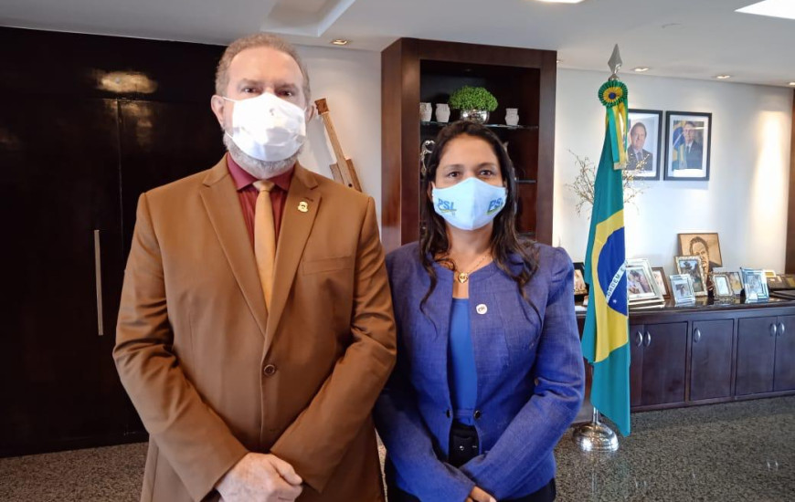 Governador Mauro Carlesse e a deputada estadual Vanda Monteiro.