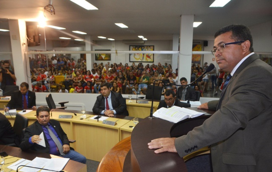 Professores ocuparam Câmara de Palmas mesmo após greve ser declarada ilegal