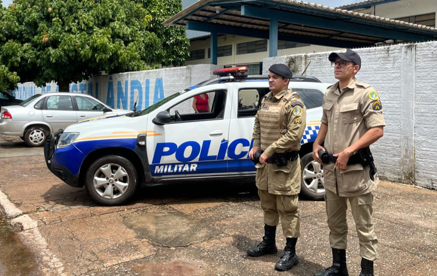  Policiamento em área escolar no município de Cristalândia 