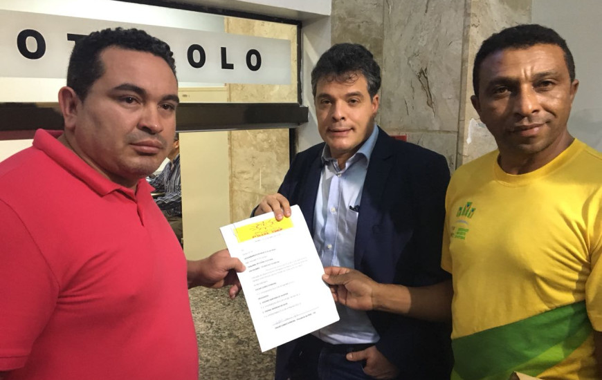 PSOL registra candidatura de Mário Lúcio Avelar