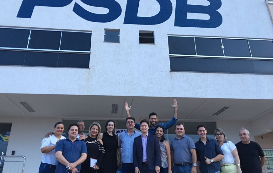 Reunião ocorreu do lado de fora