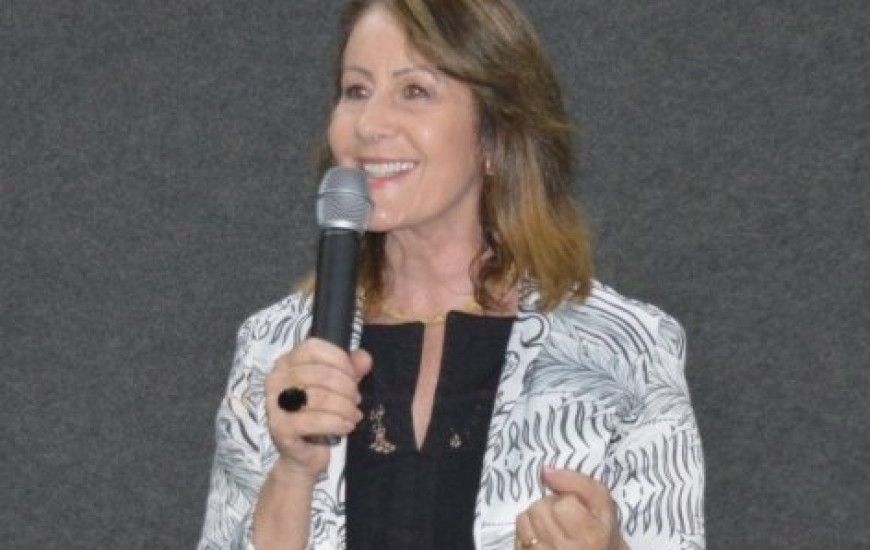 Profª Lires Ferneda é eleita com 45,01%