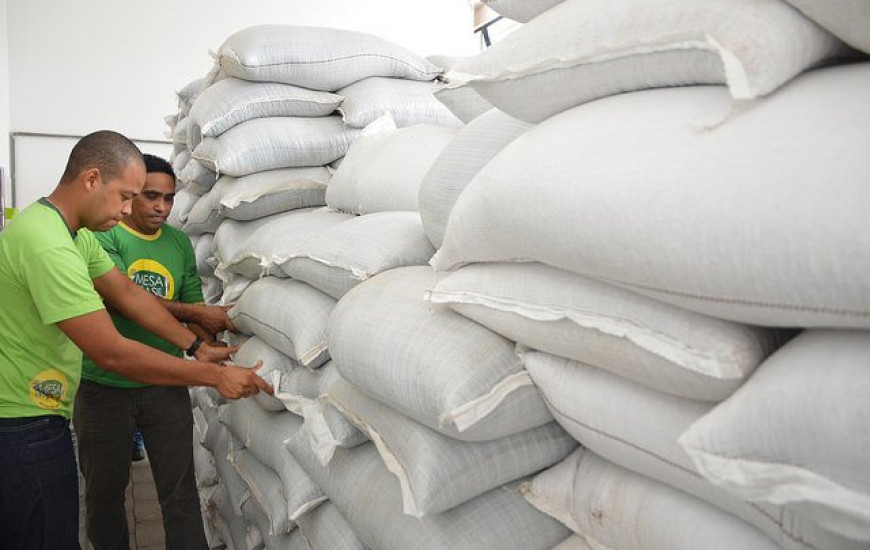 Mesa Brasil Sesc distribuiu 900kg de alimentos