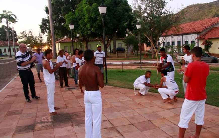 Roda do grupo Tambor capoeira, de Natividade