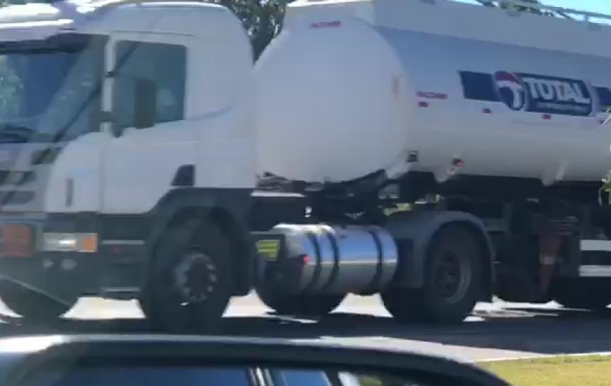 Caminhões com combustíveis são escoltados para Palmas