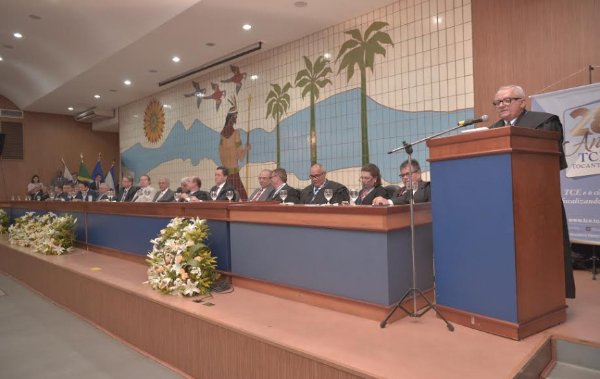 Manoel Pires foi reconduzido ao cargo de presidente