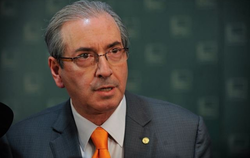 STF afasta Cunha da presidência da Câmara