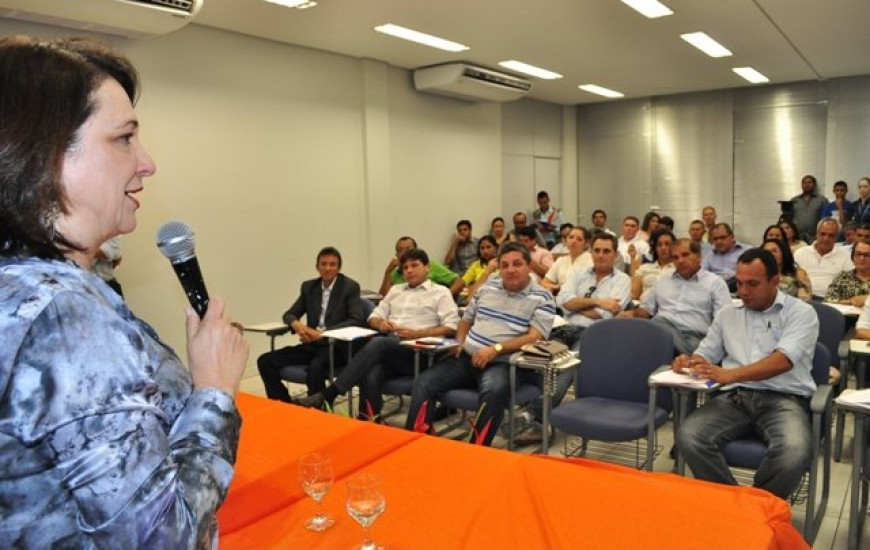 Kátia se reúne com prefeitos do Bico