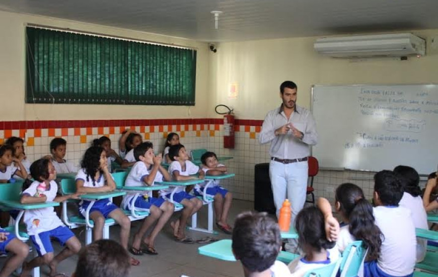 Foram feitas palestras em 4 escolas públicas