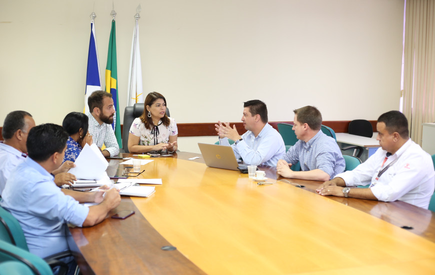 Participaram da reunião representantes da Seduc e da empresa MAN Latin America