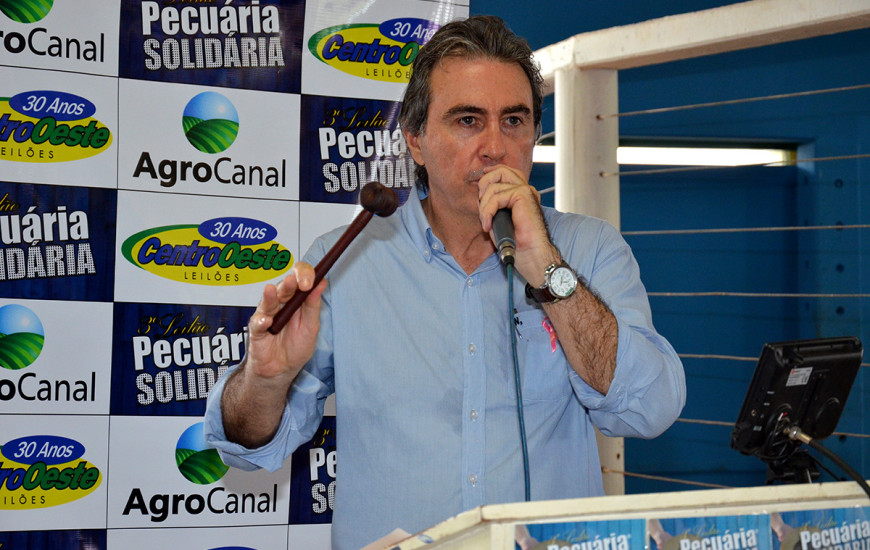 O leiloeiro Eduardo Gomes anuncia: Arrecadações serão destinadas para hospital