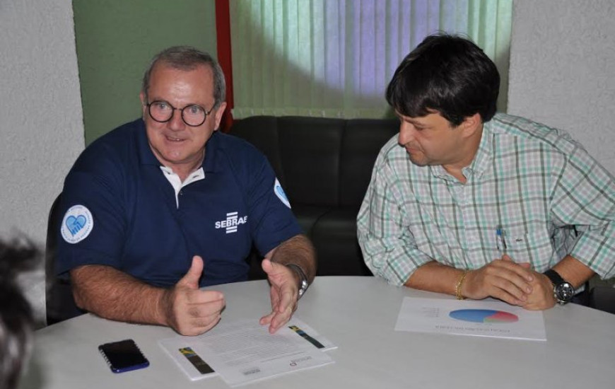 Hennemann anuncia feiras em balanço da Fenepalmas