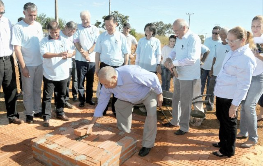 Governador lança pedra fundamental