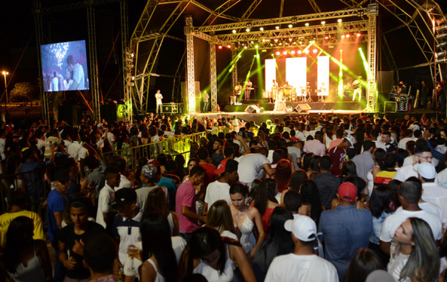 Praia da Graciosa ficou lotada na festa da virada em Palmas