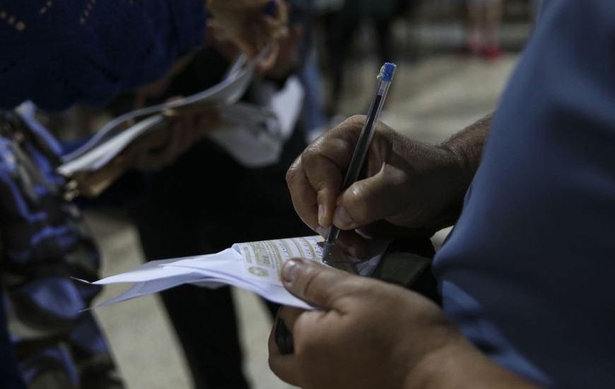 Eleitor tem de pagar multa R$ 3,61 por votação não comparecida