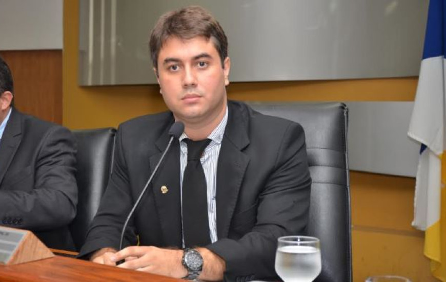 Diogo Fernandes propõe estudo para diminuir taxa de coleta de esgoto