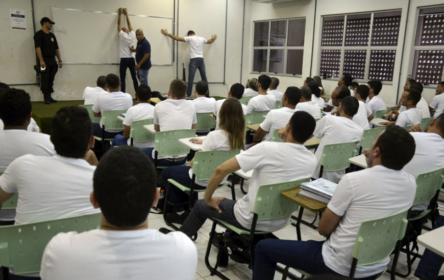 Candidatos ainda passam por curso de formação