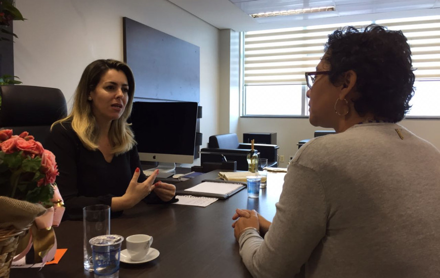 Prefeita de Palmas fala ao Portal T1 Notícias sobre sua gestão