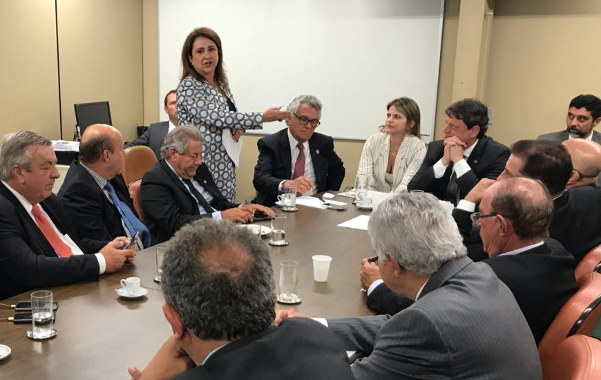 Kátia em reunião com o ministro Tarcísio Gomes 