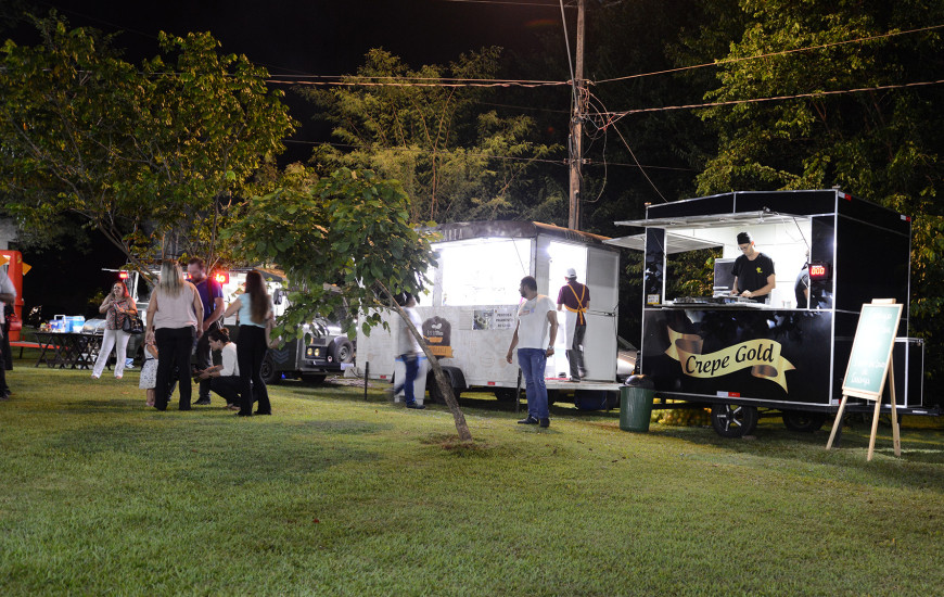 Funcionarão de dois a três food trucks em cada pracinha da cidade