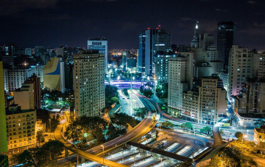São Paulo é pura diversidade dia e noite.