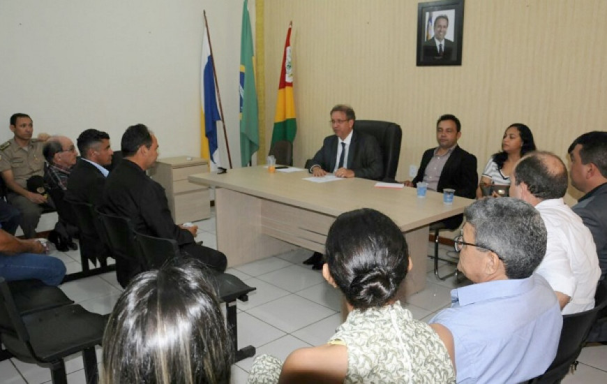 Governador se reúne com prefeitos em Miracema