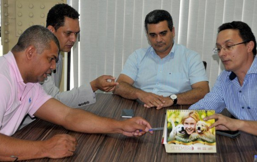 Prefeitura e Estado discutem feira do livro